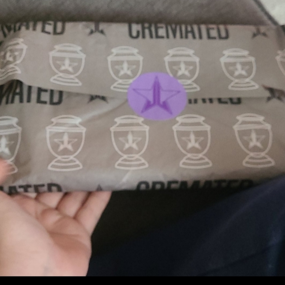 New Jeffree Star Cosmetics Cremated Palette